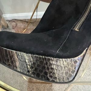 Suede Vince Cumuto Bootie Boots